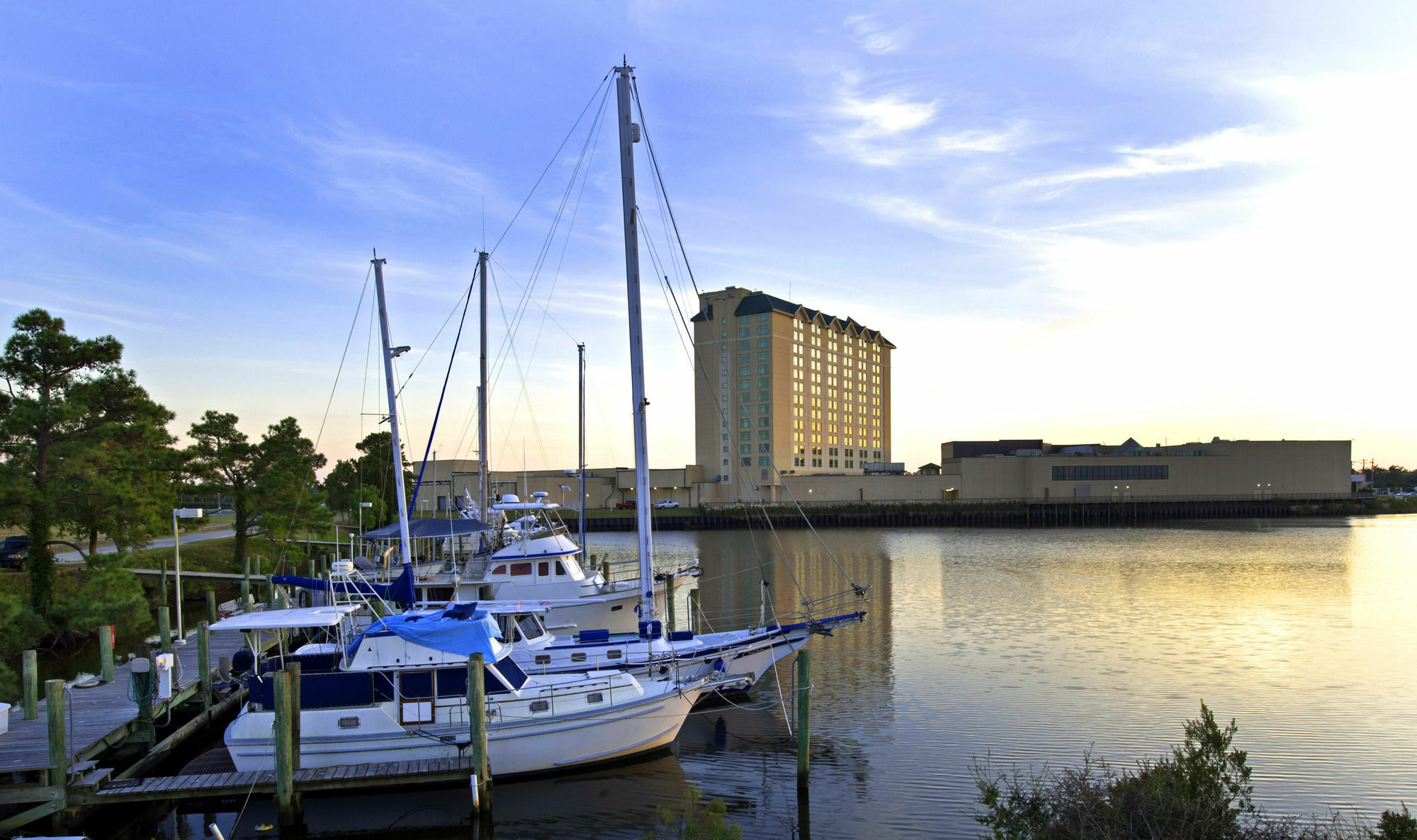 Hollywood Casino Gulf Coast Hotel Bay St. Louis Exterior photo